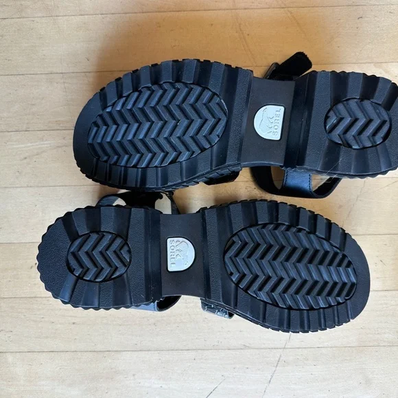 New Sorel Black Fisherman lug sole sandal, 10, PG1473 - Picture 5 of 6